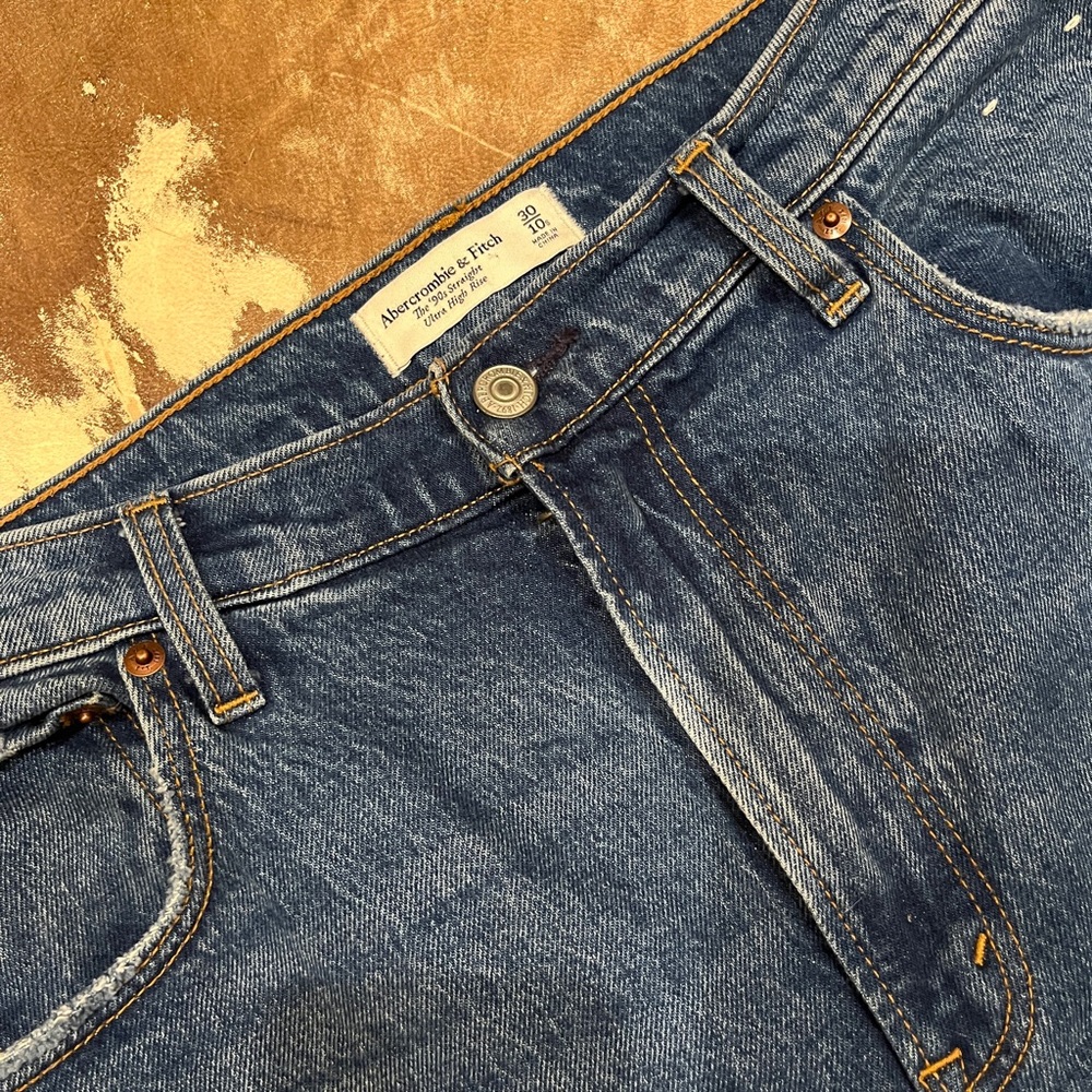 Abercrombie & Fitch 90s Straight Ultra High Rise Jean Distressed Size 30/10s - Picture 7 of 9